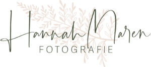 Logo von Hannah Maren Fotografie in Zusammenarbeit mit Julia John, Brautatelier für neue und gebrauchte Brautkleider